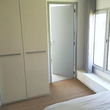 Unoverlooked - Garden View Apartment